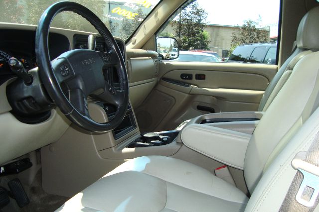 2004 GMC Yukon Ram 3500 Diesel 2-WD