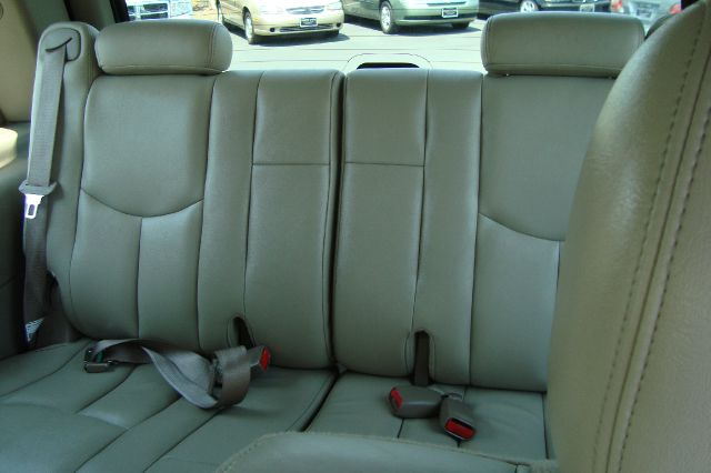 2004 GMC Yukon Ram 3500 Diesel 2-WD