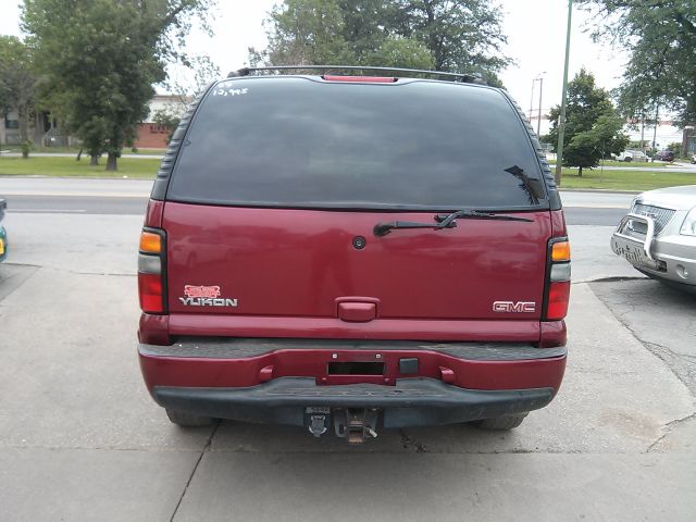 2004 GMC Yukon EX Sedan 4D