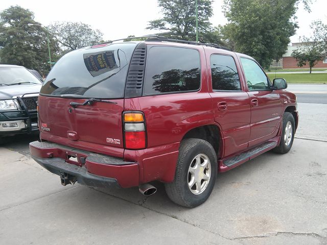 2004 GMC Yukon EX Sedan 4D