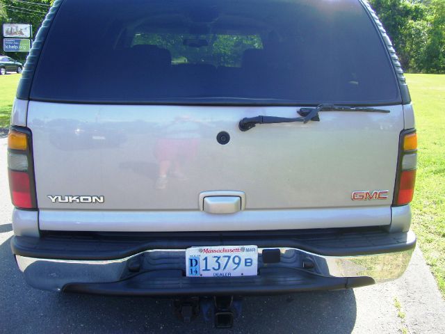 2004 GMC Yukon Ram 3500 Diesel 2-WD