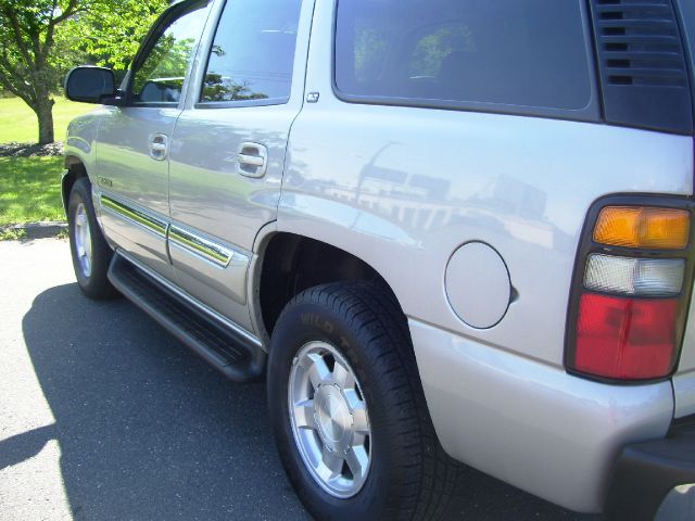2004 GMC Yukon Ram 3500 Diesel 2-WD