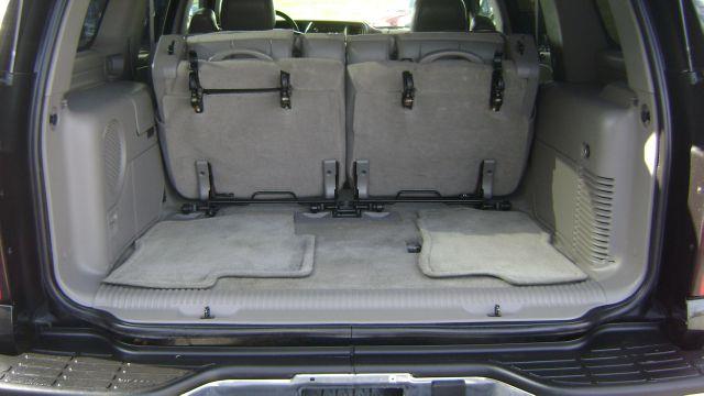 2004 GMC Yukon Ram 3500 Diesel 2-WD