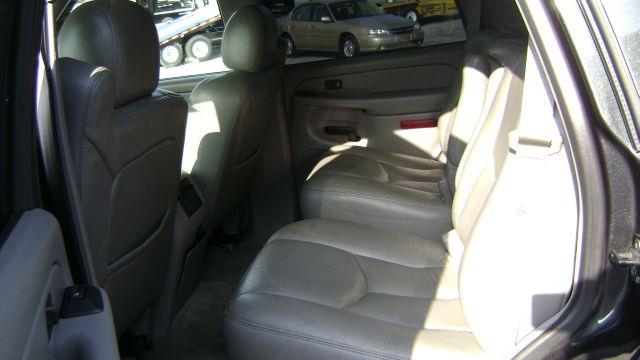 2004 GMC Yukon Ram 3500 Diesel 2-WD