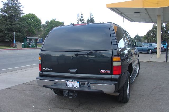 2004 GMC Yukon Ram 3500 Diesel 2-WD