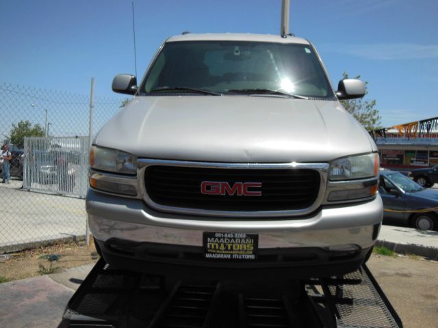2005 GMC Yukon T6 AWD Leather Moonroof Navigation