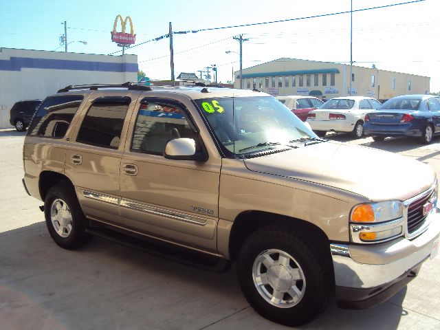 2005 GMC Yukon Ram 3500 Diesel 2-WD