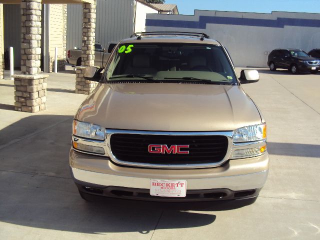 2005 GMC Yukon Ram 3500 Diesel 2-WD