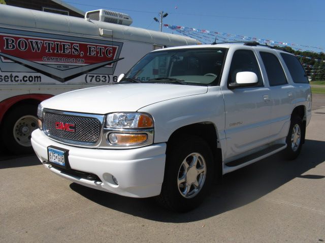 2005 GMC Yukon EX Sedan 4D