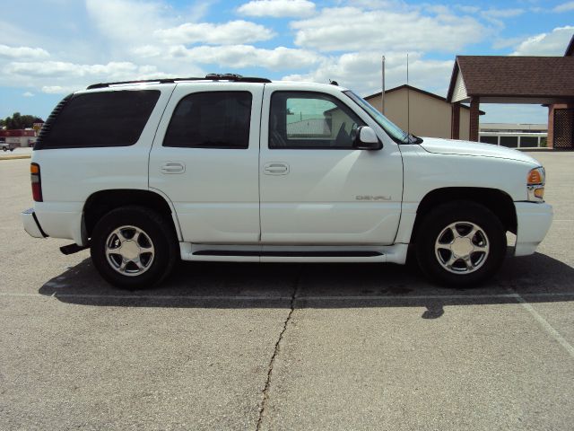 2005 GMC Yukon EX Sedan 4D