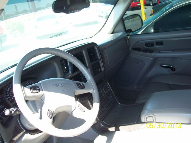 2005 GMC Yukon Base