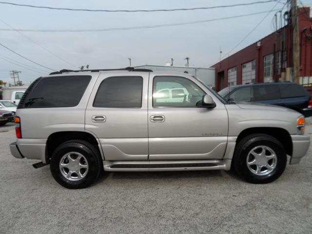 2005 GMC Yukon EX Sedan 4D