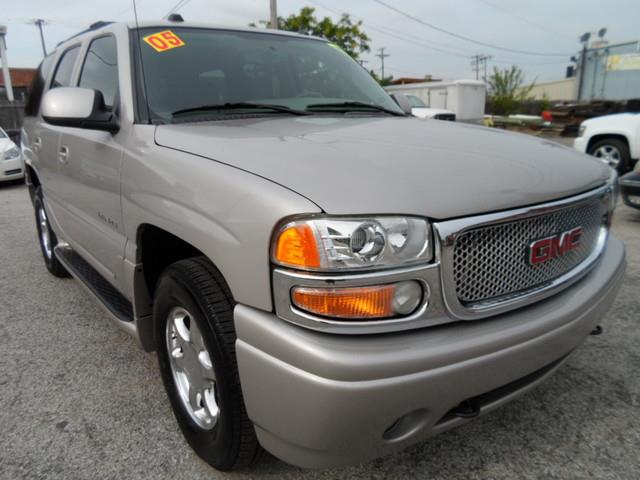 2005 GMC Yukon EX Sedan 4D