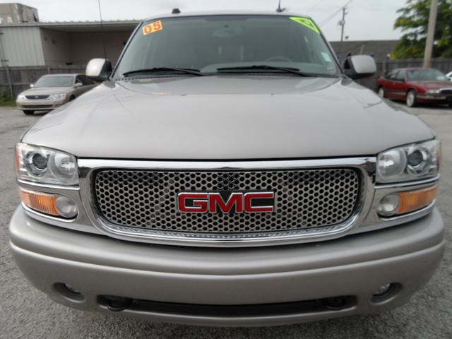 2005 GMC Yukon EX Sedan 4D