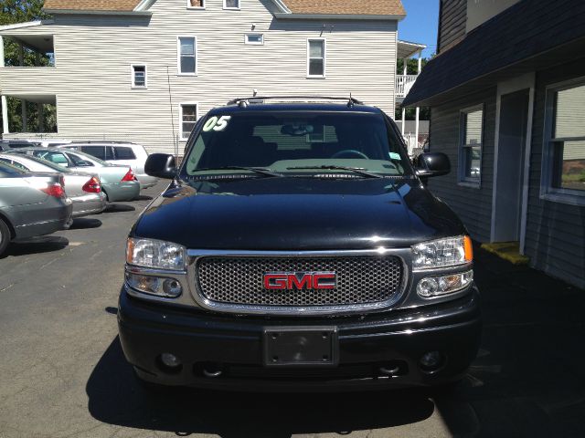 2005 GMC Yukon Base