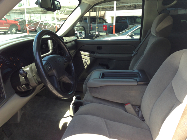 2005 GMC Yukon Ram 3500 Diesel 2-WD