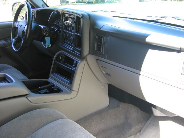 2005 GMC Yukon Ram 3500 Diesel 2-WD