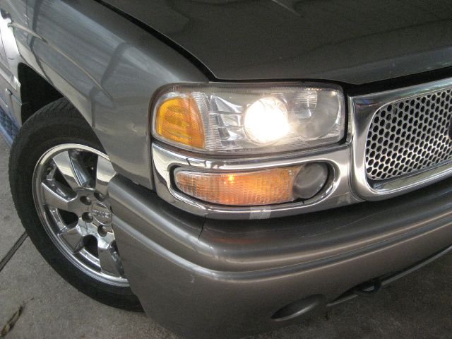 2005 GMC Yukon Base