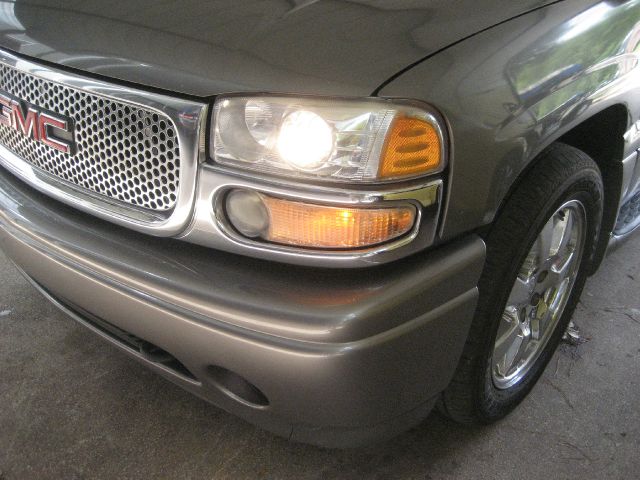 2005 GMC Yukon Base