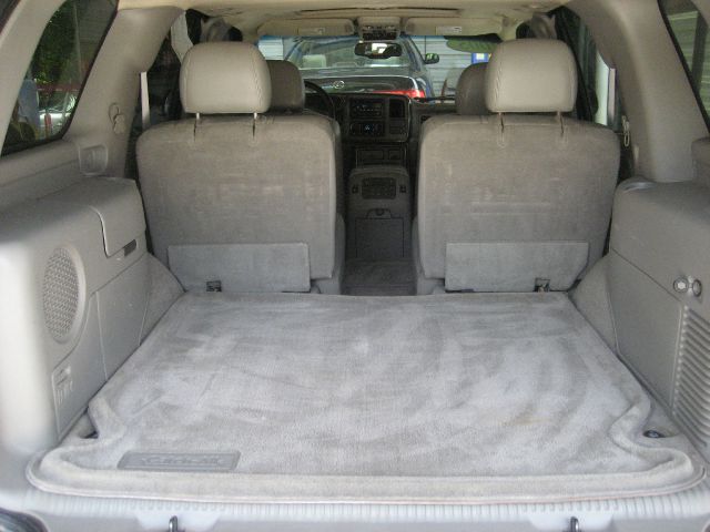 2005 GMC Yukon Base