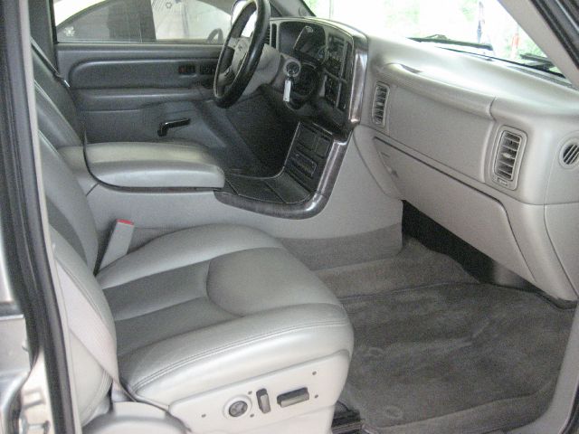 2005 GMC Yukon Base