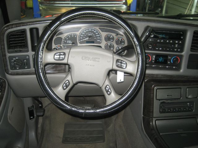 2005 GMC Yukon Base
