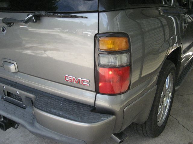 2005 GMC Yukon Base