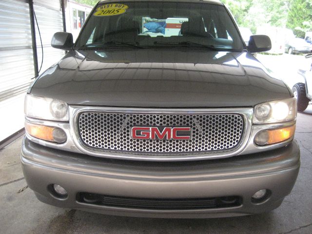 2005 GMC Yukon Base