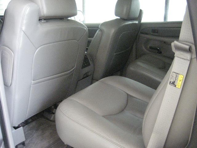 2005 GMC Yukon Base