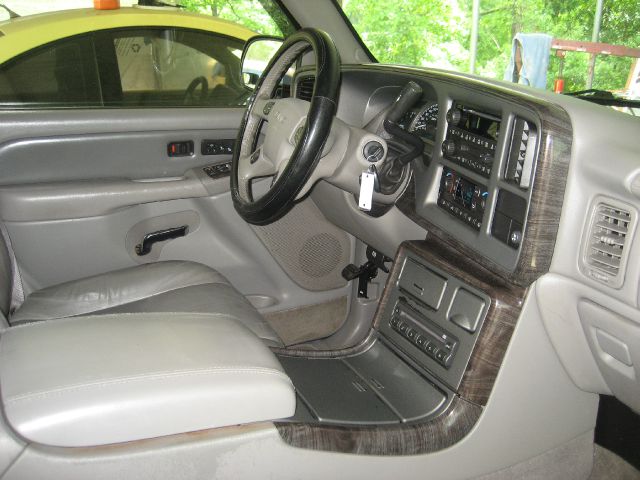 2005 GMC Yukon Base