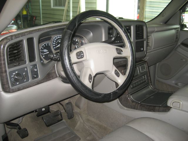 2005 GMC Yukon Base