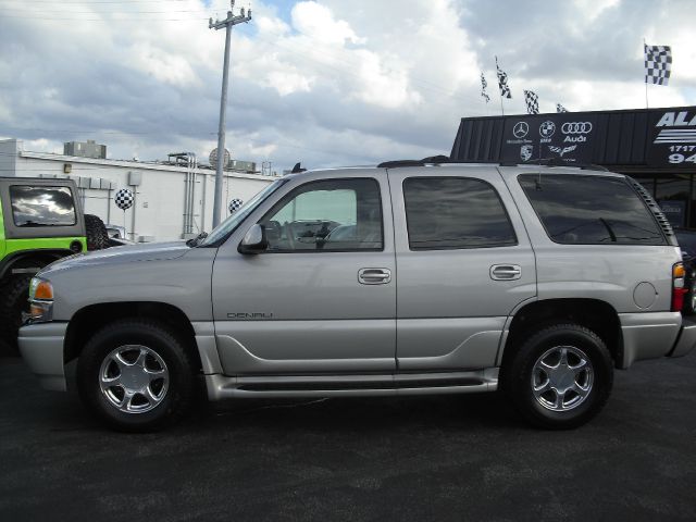 2006 GMC Yukon EX - DUAL Power Doors