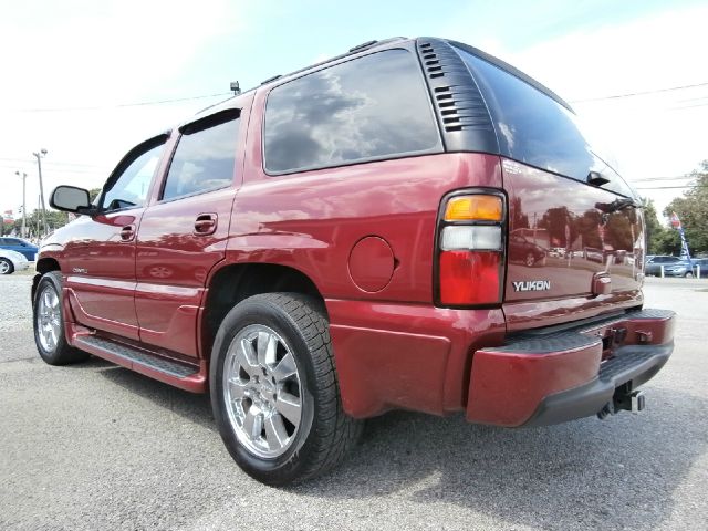 2006 GMC Yukon EX - DUAL Power Doors