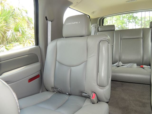 2006 GMC Yukon Quattro 3.0 Convertible