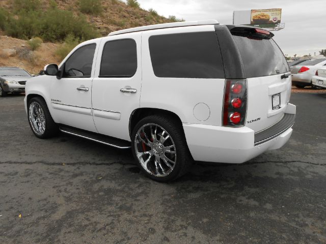 2007 GMC Yukon EX - DUAL Power Doors
