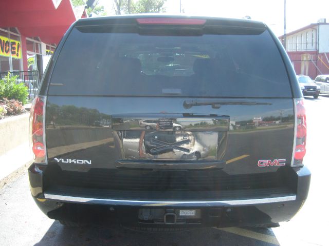 2007 GMC Yukon EX - DUAL Power Doors