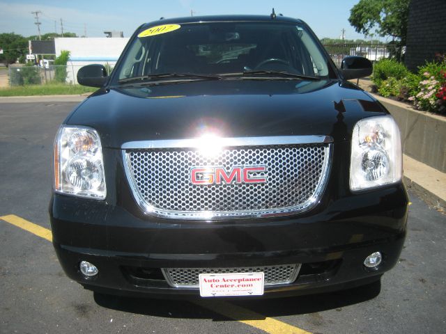 2007 GMC Yukon EX - DUAL Power Doors