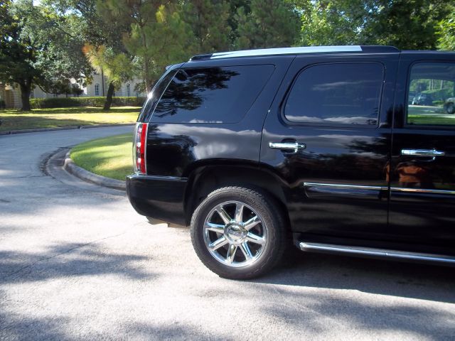 2007 GMC Yukon EX - DUAL Power Doors