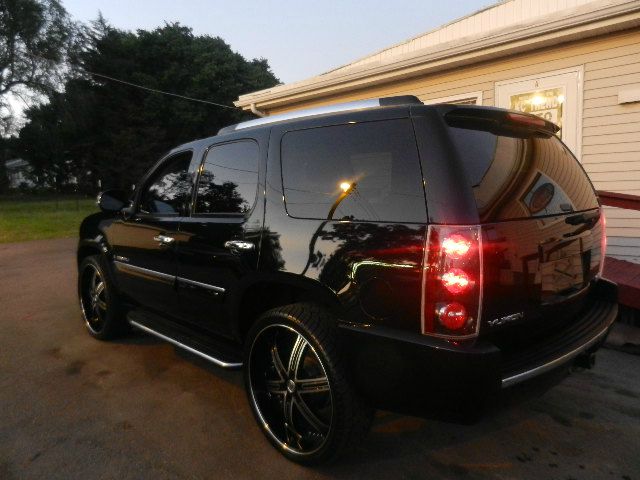 2007 GMC Yukon EX - DUAL Power Doors