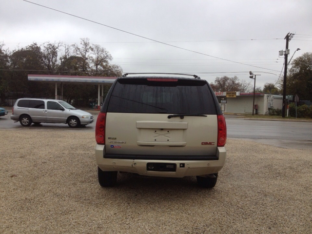 2007 GMC Yukon Reg Cab 124 WB SLT