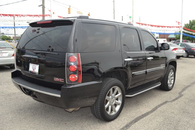 2007 GMC Yukon EX - DUAL Power Doors