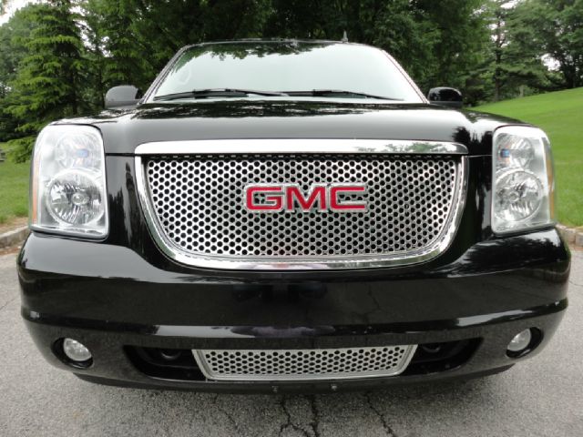 2007 GMC Yukon LT 4 Dr 4x4