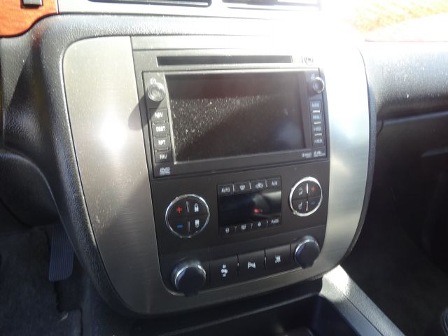 2007 GMC Yukon Ram 3500 Diesel 2-WD