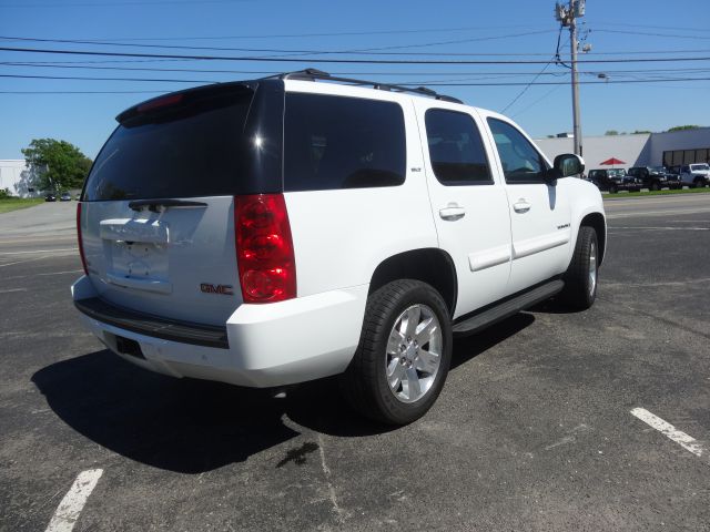 2007 GMC Yukon Ram 3500 Diesel 2-WD