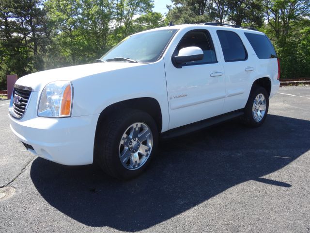2007 GMC Yukon Ram 3500 Diesel 2-WD