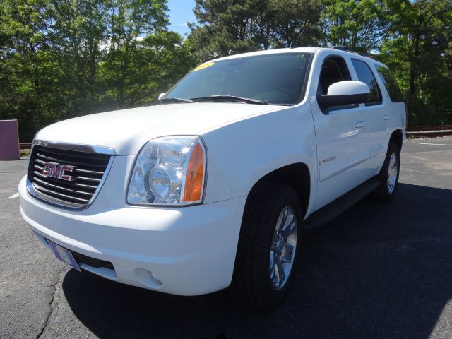 2007 GMC Yukon Ram 3500 Diesel 2-WD