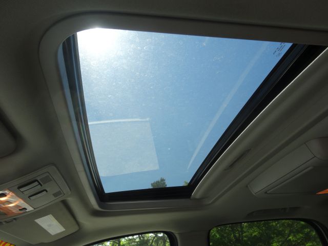 2007 GMC Yukon Ram 3500 Diesel 2-WD