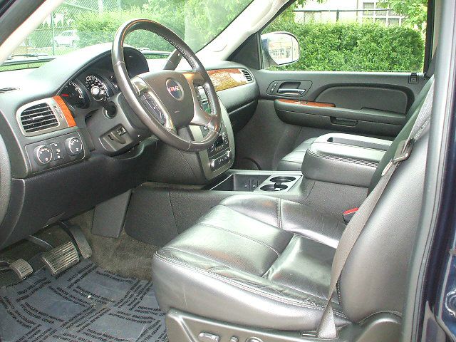 2007 GMC Yukon 4dr 112 Inch WB Eddie Bauer SUV