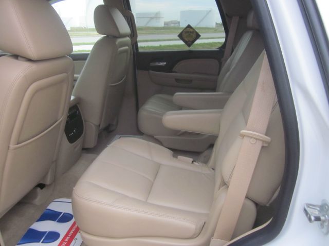 2007 GMC Yukon EX - DUAL Power Doors