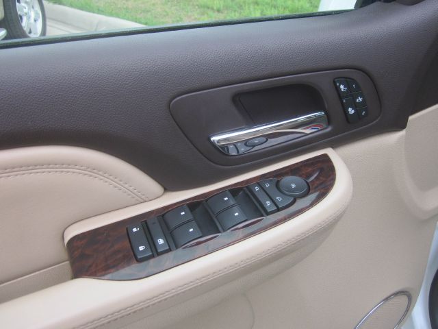 2007 GMC Yukon EX - DUAL Power Doors